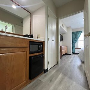 One-Bedroom King Suite